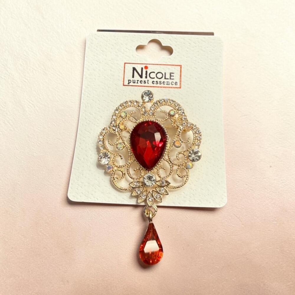 Victorian Fashion Brooch